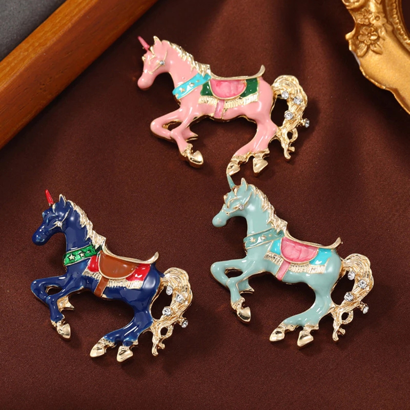 Vintage Enamel Horse Brooches  - Men Accessories Bouquet recension och pris